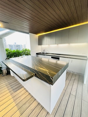 Minimalist Stainless Steel Outdoor Kitchen Cabinet Units With Black Quartz Countertops Island